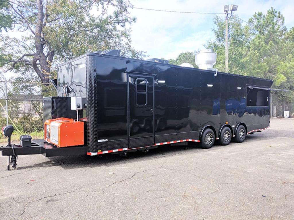 2025 Southern Dimensions 32′- Fully Loaded w/ Smoker & Food Equipment (SDG-502)